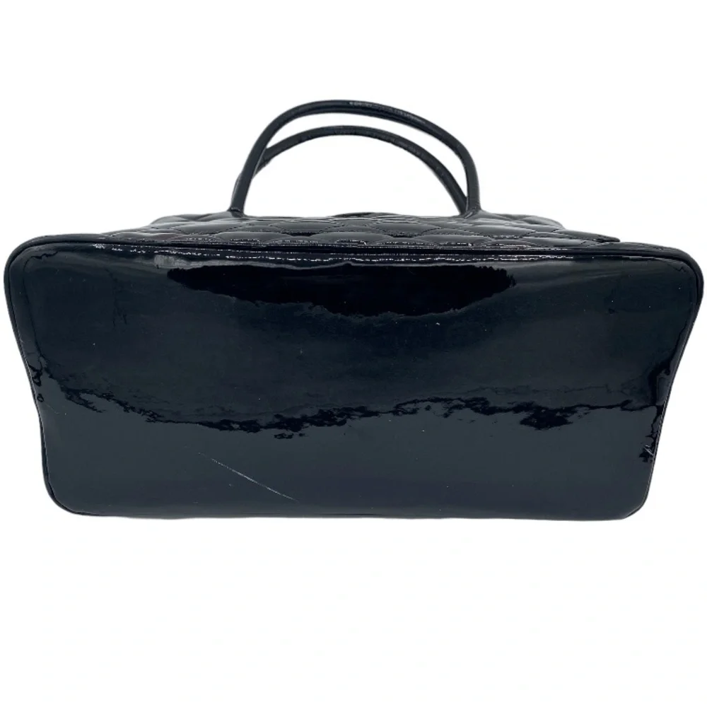 CHANEL Quilted Medallion Tote in Patent Black - Picture 5 of 10